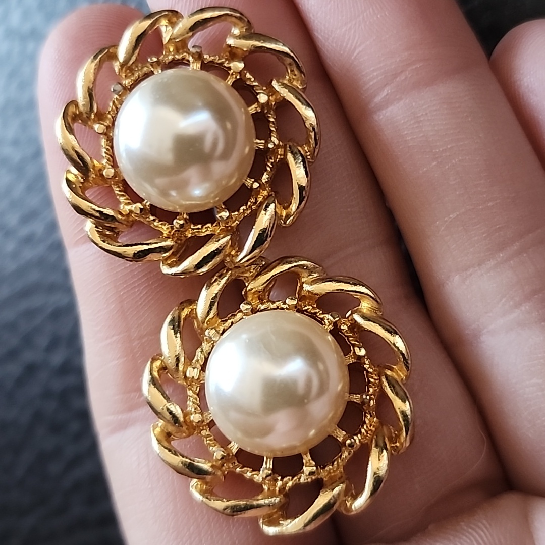 Vtg Earrings